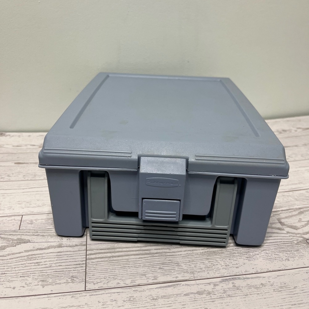Rubbermaid Coupon File Check Box #0185 with Divider Blue 8 x 10.75 x 4 in.